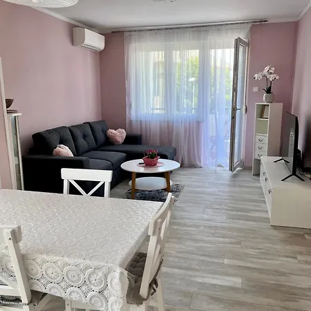 New Ana Apartment *