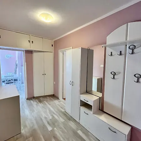 New Ana Apartment Pula