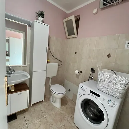 New Ana Apartment Pula